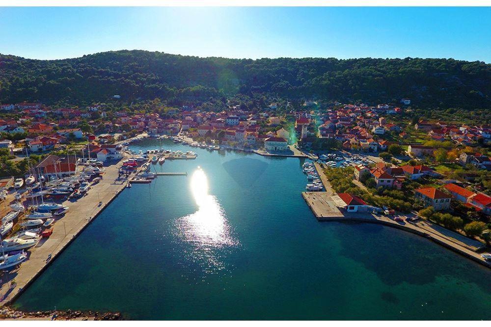 Apartment Marinsko Veli Iž Exterior foto